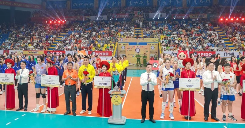 Các đội bóng khách mời sở hữu thể hình, tốc độ và chiến thuật đa dạng, tạo thử thách lớn cho Việt Nam.
