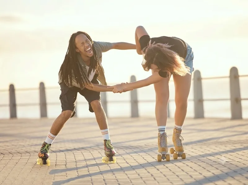 Hướng dẫn roller skating cho người mới với tư thế giữ thăng bằng.