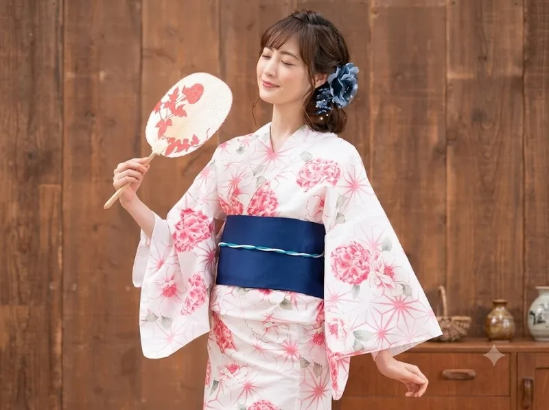 Yukata Nhật Bản là trang phục nhẹ nhàng thường mặc trong lễ hội mùa hè